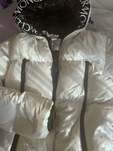モンクレール白ダウンメンズサイズ3