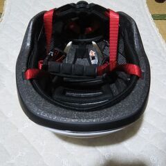 【値下げ断行】【新品未使用品箱付き】【ブレーキ警告灯と方向指示器付き、自転車用ヘルメット】商品名=Livall EVO21 Helmetの画像