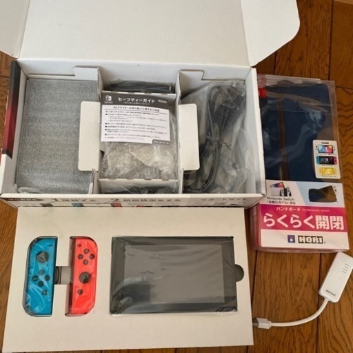 市内お届け可能　美品　任天堂Switch ※ポーチお付けします。