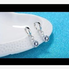 ≒▼1-1－ブリリアントカットダイヤモンドＣＺアーチラウンドピアスの画像