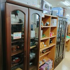 書棚☆木製、、ガラス扉、引き出し、本棚、収納【浜村鹿野温泉ICから3分 買取本舗 宮本リサイクル 営業時間9～19時 定休日水曜のみ←連絡できませんm(_ _)m】の画像