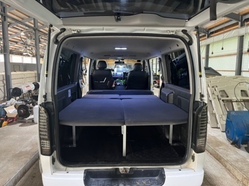 200系ハイエース用ユーアイビークル製ベッドキット