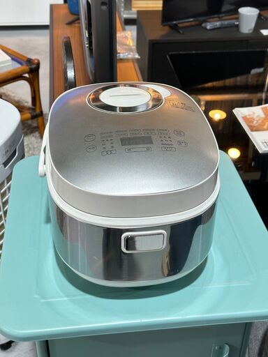 【大栄トレーディング】土鍋加工炊飯器 炊飯名人 飯蔵 HANZO ８合炊き DT-NSH1811-B 2019年 シルバー ホワイト 炊飯ジャー