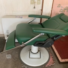 美容室の洗髪用イス