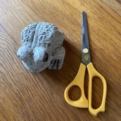 かえる石の置物の画像