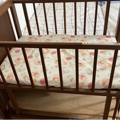 ベビーベッドの画像