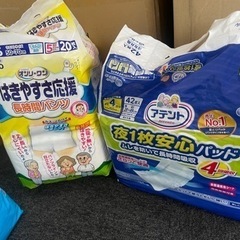 介護用オムツ　尿取りパッドの画像