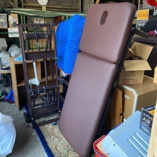 値下げ エステベッド 電動 高さ調整付き フットコントローラー付き