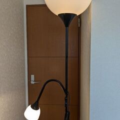 IKEA フロアライト 電球つきの画像