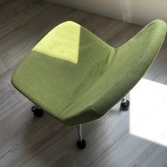 無料で差し上げます。　イスの画像