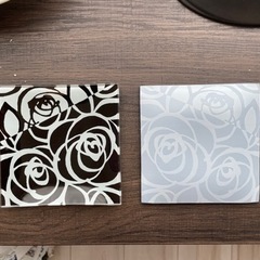 パスタ皿とスクエアガラス皿の画像