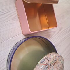青山デカーボのバレエ猫缶とクッキー缶の画像