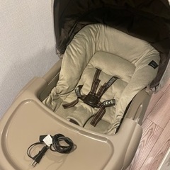 【受渡し決定済】コンビ　電動ハイローチェア