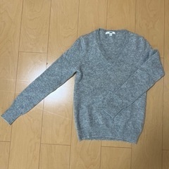 UNIQLO   レディースカシミヤVネックセーター