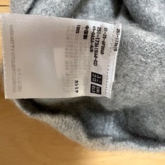 UNIQLO   レディースカシミヤVネックセーターの画像