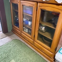 只今商談中。３枚開き扉チェスト