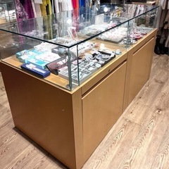 店舗用宝飾品ショーケース