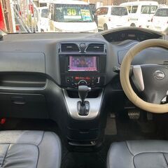 セレナ 4WD ナビ フルセグTV バックカメラ 後部モニター 8人乗り 車検2年付【支払総額42万円】の画像
