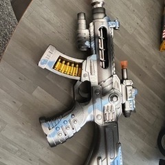 光る音が鳴る銃