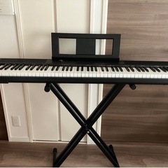 新品未使用　電子ピアノお譲りいたします。