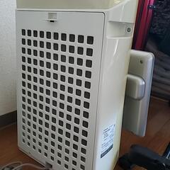 SHARP　空気清浄機　FU-B51-Wの画像
