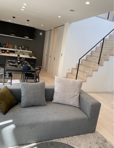 値段変わり
ました フロアソファ