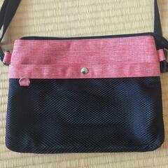 サコッシュバックの画像