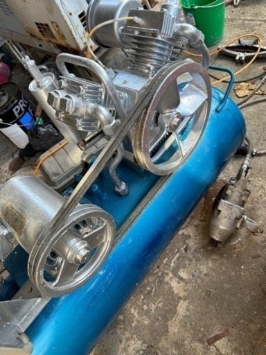 エアーコンプレッサー