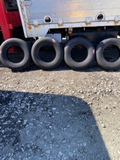 交渉中　ハイエース　LTタイヤ4本