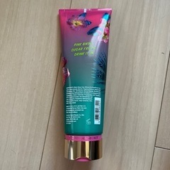 VictoriaSecret のボディークリーム2本セットの画像