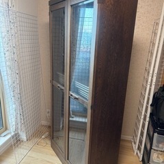 ガラス棚、観音扉の画像