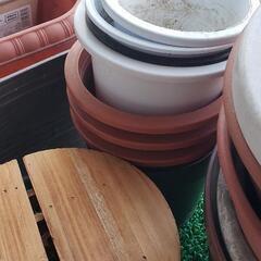 プランター沢山　ココナッツのプランター　リメカン　鉢台　受け皿の画像