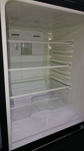 （2024.08.25　お買い上げありがとうございます。）ユーイング　2ドア冷蔵庫１１０L　２０１７年製　UR-F110H　黒　48ｃｍ幅　霜取り付き　単身向け　　高く買取るゾウ八幡東店
