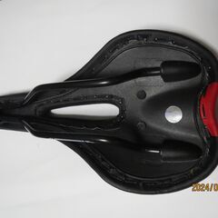 新品未使用、自転車用サドル　スポーツタイプ  LIETU製の画像