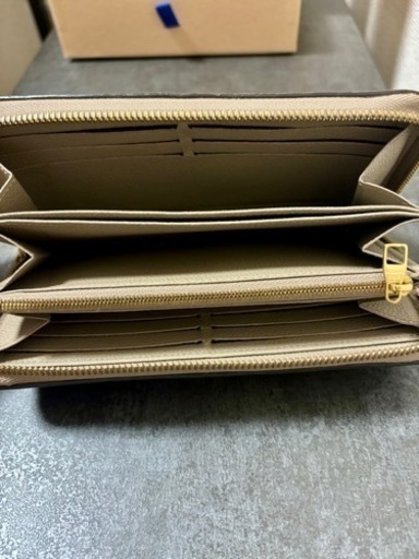 【希少品】LOUIS VUITTON ジッピー•ウォレット　