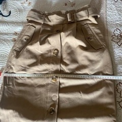 美品
スカートの画像