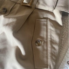 美品
スカートの画像
