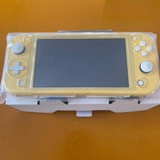 ニンテンドースイッチライト(イエロー)