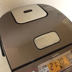 2017年製 象印マイコン炊飯ジャー「NL-BT05」3合炊きの画像