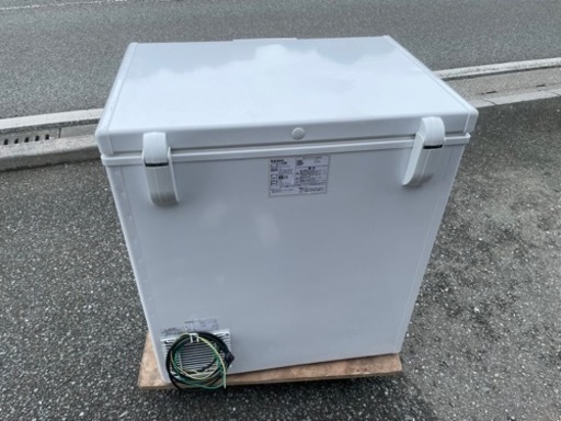 ■新古品 長期保管品 未使用ですが傷、凹みあり エスケイジャパン 冷凍ストッカー SUF-A142 142L 2021年 735ｘ57