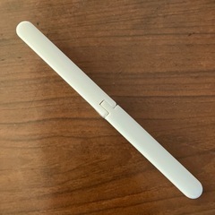 ヘアブラシ（白色）　携帯用　折りたたみ　コンパクト　1本の画像