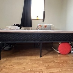 セミダブルベッド