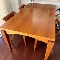 ダイニングテーブル