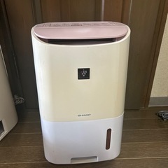 大人気‼️これからの季節にピッタリな衣類乾燥除湿器になります