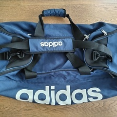 adidas アディダス　スポーツバッグ　紺色　家族旅行、学校行...