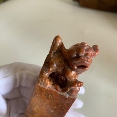 印材 彫刻 印鑑 古印材 印章 書道具 書道 時代物? 旧家整理品 龍摘？ 細密彫刻 書道 獅子？ 中国？詳細不明 2.3cm四角形 重量101gの画像