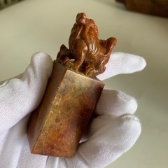 印材 彫刻 印鑑 古印材 印章 書道具 書道 時代物? 旧家整理品 龍摘？ 細密彫刻 書道 獅子？ 中国？詳細不明 2.3cm四角形 重量101gの画像