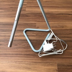 取引中　IKEA ワークライト
