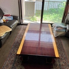 テーブル
