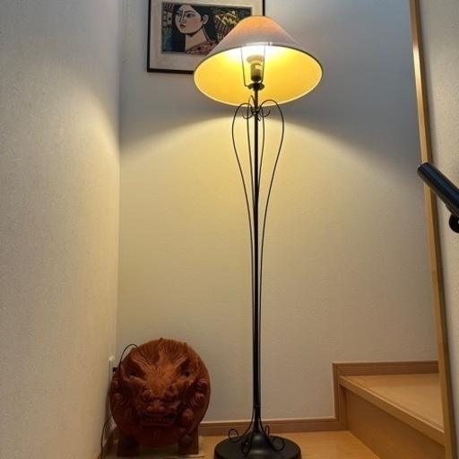 照明器具　フロアスタンド　優しい灯り　いい雰囲気　ムード